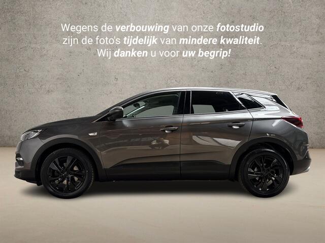 Opel Grandland X 1.2 Turbo Innovation Automaat (APPLE CARPLAY, GROOT NAVI, CLIMATE, CAMERA, KEYLESS, LEDER, SPORTSTOELEN, GETINT GLAS, TREKHAAK, NIEUWE APK, NIEUWSTAAT)