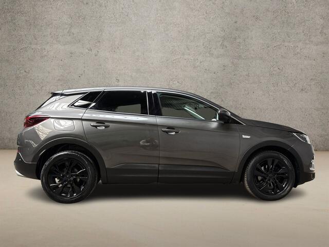 Opel Grandland X 1.2 Turbo Innovation Automaat (APPLE CARPLAY, GROOT NAVI, CLIMATE, CAMERA, KEYLESS, LEDER, SPORTSTOELEN, GETINT GLAS, TREKHAAK, NIEUWE APK, NIEUWSTAAT)