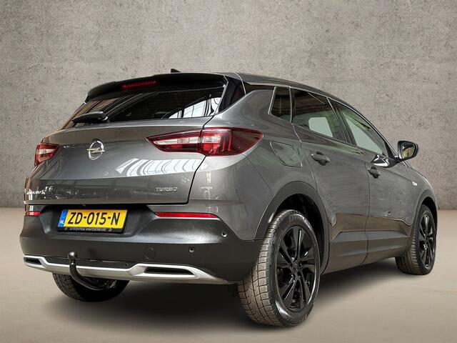 Opel Grandland X 1.2 Turbo Innovation Automaat (APPLE CARPLAY, GROOT NAVI, CLIMATE, CAMERA, KEYLESS, LEDER, SPORTSTOELEN, GETINT GLAS, TREKHAAK, NIEUWE APK, NIEUWSTAAT)