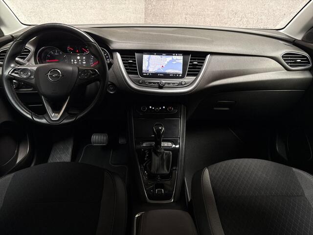 Opel Grandland X 1.2 Turbo Innovation Automaat (APPLE CARPLAY, GROOT NAVI, CLIMATE, CAMERA, KEYLESS, LEDER, SPORTSTOELEN, GETINT GLAS, TREKHAAK, NIEUWE APK, NIEUWSTAAT)