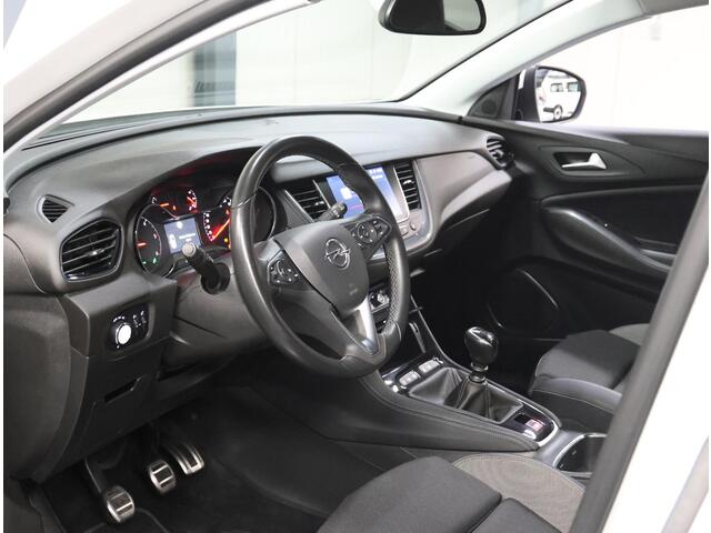 Opel Grandland X 1.5 130PK CDTi Executive | 2de Eigenaar | Camera | AppleCarPlay/AndroidAuto | 18"LMV | AGR stoelen | Electrische klep | Dodehoekdetectie | Navigatie | Climate Control | Isofix | Privacy Glass | Parkeersensoren |