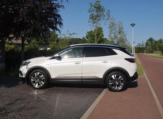 Opel Grandland X 1.2 Turbo Ultimate | Apple Carplay | Cruise Control | Parkeersensoren | Leder-pakket |
