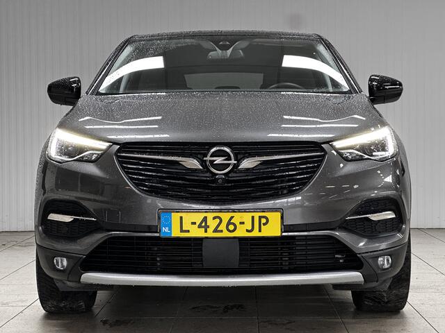 Opel Grandland X 1.2 Turbo Ultimate/ Automaat/ Keyless/ 360 ° Camera/ 19'' LMV/ LED koplampen/ Stoelverw + Verkoeling/ Stuurverw./ Dode-Hoek DET./ Apple + Android/ PDC V+A/ Two-Tone/ Extra getint glas.