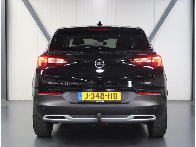 Opel Grandland X 225PK Hybrid Elegance | AppleCarPlay/AndroidAuto | AGR Stoel | Trekhaak | 18" Bi Color velgen | Climate Control | Cruise Control | Camera | Navigatie | LED lampen | AUTOMAAT | Isofix | Privacy Glass | Parkeersensoren |