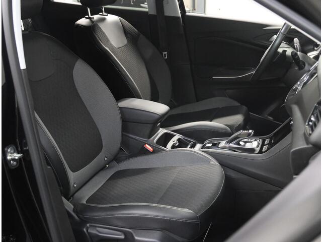 Opel Grandland X 225PK Hybrid Elegance | AppleCarPlay/AndroidAuto | AGR Stoel | Trekhaak | 18" Bi Color velgen | Climate Control | Cruise Control | Camera | Navigatie | LED lampen | AUTOMAAT | Isofix | Privacy Glass | Parkeersensoren |
