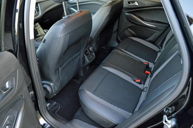 Opel Grandland X 1.2 Turbo Ultimate 131 PK, Navi, a-camera, trekhaak, winterpakket
