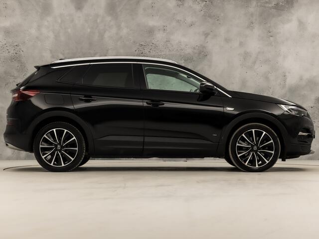 Opel Grandland X 1.6 Turbo Hybrid Innovation 229Pk Automaat (APPLE CARPLAY, GROOT NAVI, CAMERA, GETINT GLAS, SPORTSTOELEN, LEDER, KEYLESS, ELEK ACHTERKLEP, NIEUWSTAAT)