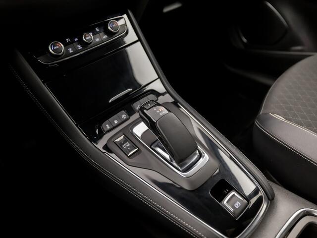Opel Grandland X 1.6 Turbo Hybrid Innovation 229Pk Automaat (APPLE CARPLAY, GROOT NAVI, CAMERA, GETINT GLAS, SPORTSTOELEN, LEDER, KEYLESS, ELEK ACHTERKLEP, NIEUWSTAAT)