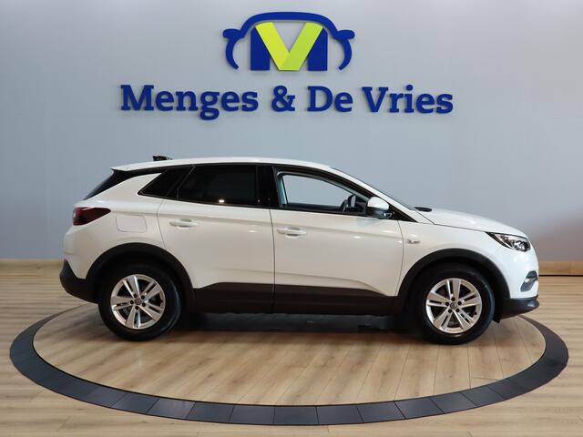 Opel Grandland X 1.2 Turbo Online Edition Airco ECC | Trekhaak | Parkeer Sensoren | Cruise Control | Navigatie | Apple Carplay | Isofix | NAP