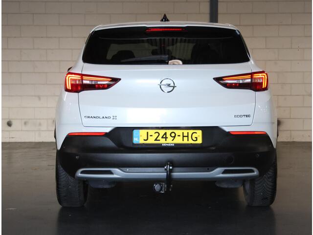 Opel Grandland X 1.2 130PK Turbo Business Executive | 1ste eigenaar | Trekhaak | AppleCarplay/AndroidAuto | Camera | Climate Control | Cruise Control | Dodehoekdetectie | LMV | Navigatie | Parkeersensoren | DAB Radio | Isofix | Privacy Glass | Elektrische Klep |