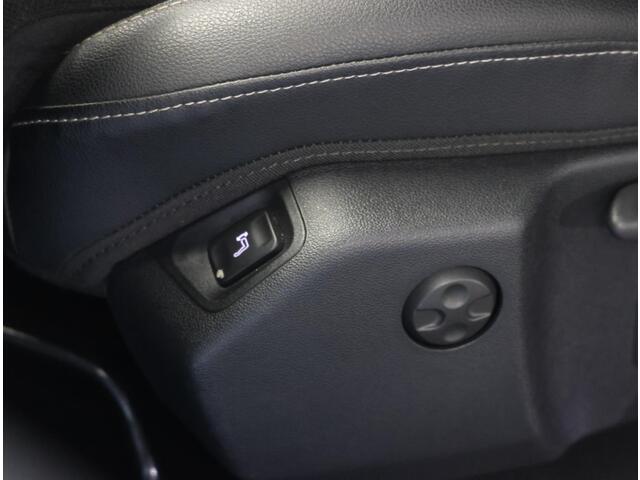 Opel Grandland X 1.2 130PK Turbo Business Executive | 1ste eigenaar | Trekhaak | AppleCarplay/AndroidAuto | Camera | Climate Control | Cruise Control | Dodehoekdetectie | LMV | Navigatie | Parkeersensoren | DAB Radio | Isofix | Privacy Glass | Elektrische Klep |