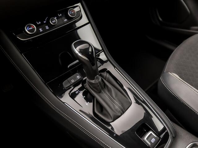 Opel Grandland X 1.2 Turbo Sport Automaat (APPLE CARPLAY, GROOT NAVI, CAMERA, LEDER, SPORTSTOELEN, GETINT GLAS, CRUISE, NIEUWSTAAT)