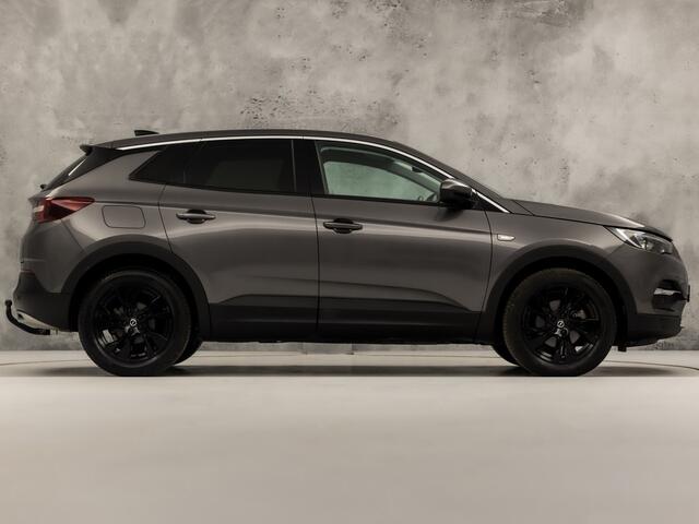 Opel Grandland X 1.2 Turbo Sport (APPLE CARPLAY, GROOT NAVI, CAMERA, CLIMATE, LEDER, SPORTSTOELEN, KEYLESS, GETINT GLAS, TREKHAAK, NIEUWSTAAT)