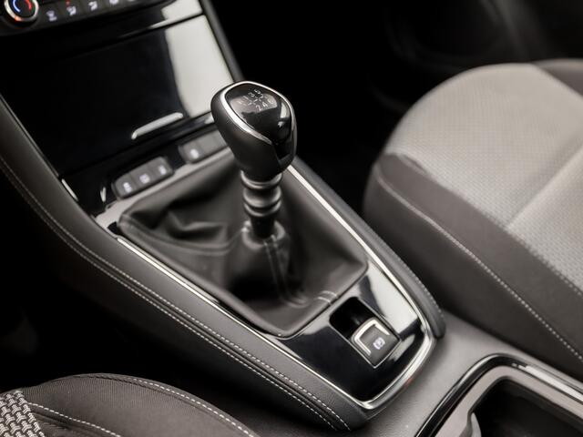 Opel Grandland X 1.2 Turbo Sport (APPLE CARPLAY, NAVIGATIE, GETINT GLAS, CRUISE, SPORTSTOELEN, ARMSTEUN, LM VELGEN, NIEUWE APK, NIEUWSTAAT)