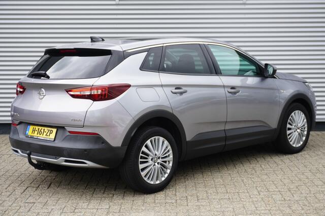 Opel Grandland X 1.2 Turbo Business Executive / 1e eig. / Pano / Trekhaak / LED / AGR-stoelen / Camera