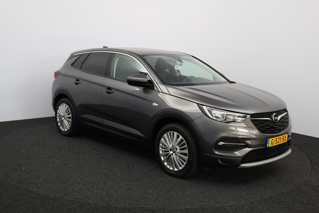 Opel Grandland X 1.2 Turbo Business Executive /AUTOMAAT! /Trekhaak /Camera /Apple + Android /DAB+! /Lane Assist /DodehoekDetec. /Grootlichtass. /Keyless Go /Navi /Climat /Cruise /Elek. pakket /Bluetooth /18"LMV /Extra getint glas.