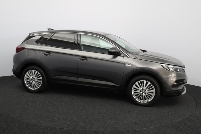 Opel Grandland X 1.2 Turbo Business Executive /AUTOMAAT! /Trekhaak /Camera /Apple + Android /DAB+! /Lane Assist /DodehoekDetec. /Grootlichtass. /Keyless Go /Navi /Climat /Cruise /Elek. pakket /Bluetooth /18"LMV /Extra getint glas.