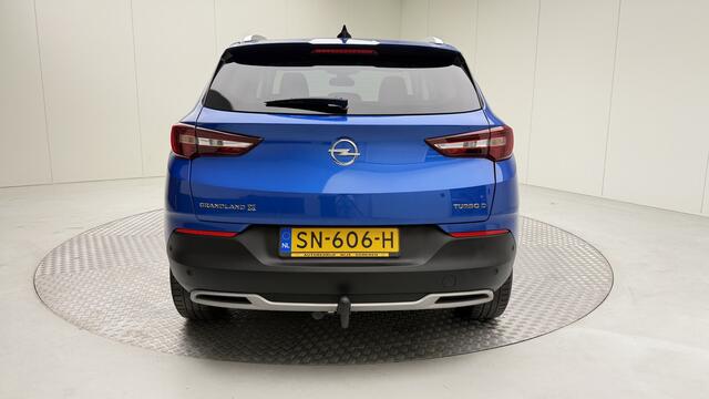Opel Grandland X 1.6 CDTi Business Executive | trekhaak | navi | elect. achterklep | pdc achter | keyless | climate | dodehoek | cruise | bluetooth | dealer onderhouden