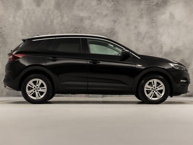 Opel Grandland X 1.2 Turbo Sport (APPLE CARPLAY, GROOT NAVI, CLIMATE, LEDER, CAMERA, SPORTSTOELEN, GETINT GLAS, CRUISE, NIEUWSTAAT)
