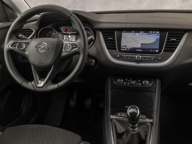 Opel Grandland X 1.2 Turbo Sport (APPLE CARPLAY, GROOT NAVI, CLIMATE, LEDER, CAMERA, SPORTSTOELEN, GETINT GLAS, CRUISE, NIEUWSTAAT)