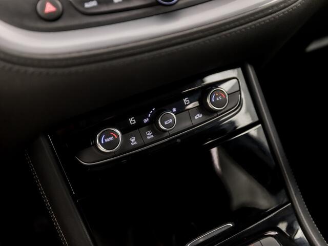 Opel Grandland X 1.2 Turbo Sport (APPLE CARPLAY, GROOT NAVI, CLIMATE, LEDER, CAMERA, SPORTSTOELEN, GETINT GLAS, CRUISE, NIEUWSTAAT)