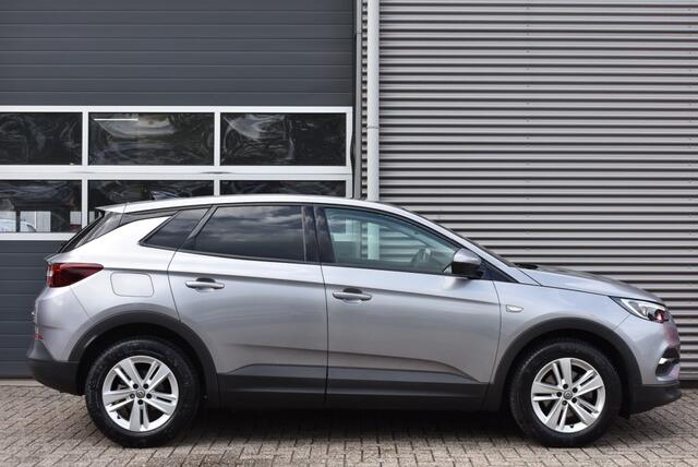 Opel Grandland X 1.2 TURBO ONLINE EDITION / 1e EIGENAAR / P.DAK / NAVI + APPLE/ANDROID AUTO