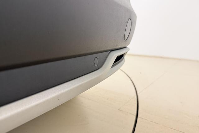 Opel Grandland X 1.6 Turbo Hybrid Elegance Automaat | Lederen bekleding | Stoelverwarming en ventilatie | Electrische achterklep | Keyless | Navigatie | DAB radio