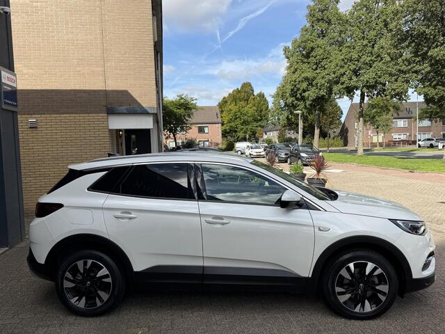 Opel Grandland X 1.2 Turbo Innovation Automaat / Airco clima / Navigatie/ Camera/ Cruise/ PDC/ LED/ Apple carplay/ LMV/ Stoelverw.