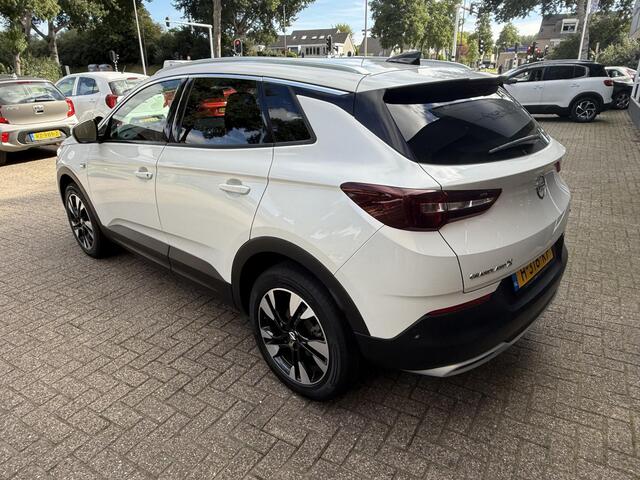 Opel Grandland X 1.2 Turbo Innovation Automaat / Airco clima / Navigatie/ Camera/ Cruise/ PDC/ LED/ Apple carplay/ LMV/ Stoelverw.
