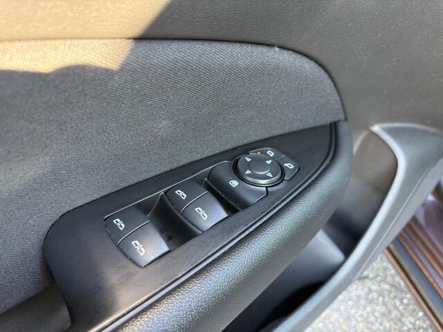 Opel INSIGNIA 1.5 TURBO BUSINESS / STUUR-STOELVERWARMING / BOMVOLL