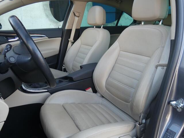 Opel INSIGNIA 1.6 T Business Executive | TREKHAAK | LEDEREN BEKLEDING | PANORAMISCH SCHUIFDAK |