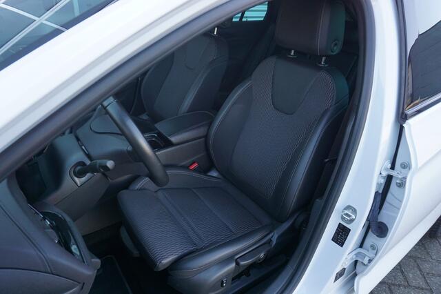 Opel INSIGNIA Sports Tourer 2.0 CDTI Business Elegance | Camera | Navigatie | Trekhaak | Origineel NL |