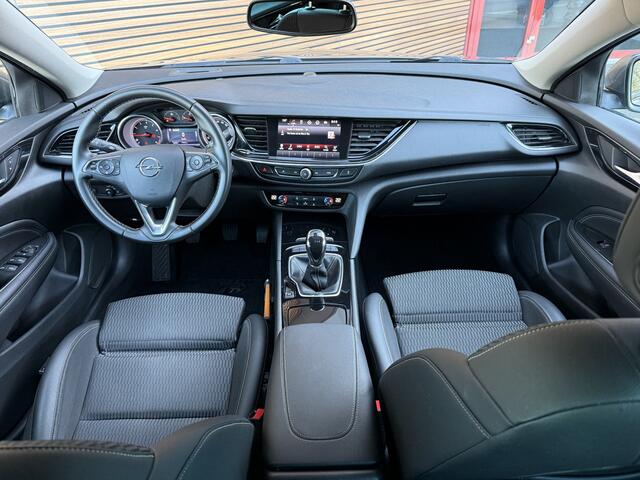 Opel INSIGNIA Grand Sport 1.5 Turbo Business Executive AGR Stoelen / Navi / LED / Clima / Camera