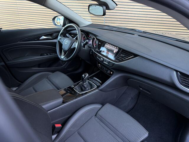 Opel INSIGNIA Grand Sport 1.5 Turbo Business Executive AGR Stoelen / Navi / LED / Clima / Camera