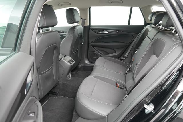 Opel INSIGNIA Sports Tourer BWJ 2021 1.5 CDTI 123 PK Business Elegance | NWE APK TREKHAAK / SPORTSTOELEN / CAMERA / CARPLAY / NAVI / CLIMA / CRUISE / HALF LEDER / KEYLESS / CAMERA / ELEK. ACHTERKLEP / DODE HOEK DETECTIE / LMV 18 INCH / LED