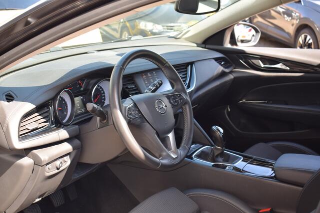 Opel INSIGNIA Sports Tourer 1.5 Turbo Business Executive
