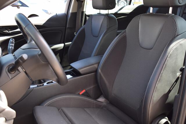 Opel INSIGNIA Sports Tourer 1.5 Turbo Business Executive