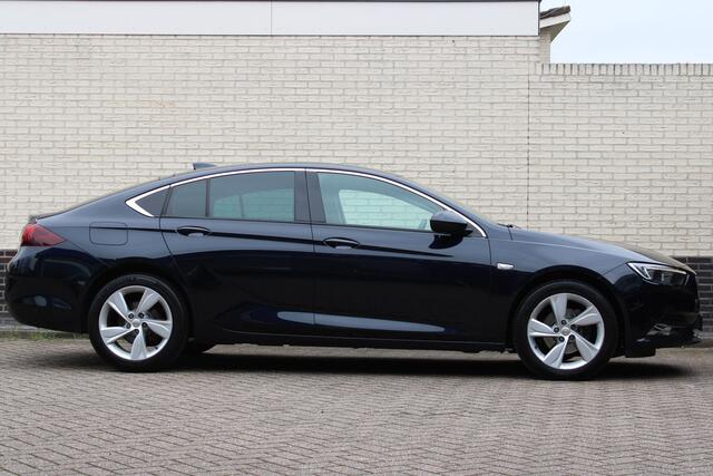 Opel INSIGNIA Grand Sport 1.5 Turbo Business Executive | Camera | Cruise control | Winter pack