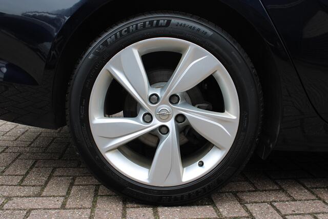 Opel INSIGNIA Grand Sport 1.5 Turbo Business Executive | Camera | Cruise control | Winter pack