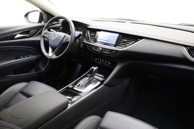 Opel INSIGNIA Sports Tourer 1.6 CDTI Business Executive | 136PK | AUTOMAAT | OPC-Line | Trekhaak | Dodehoek Detectie | Apple carplay & Android auto | AGR comfort stoelen | Elektrische Achterklep | Navigatie | Camera achter | Climate control | Winterpakket | Verwarmd vo