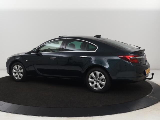 Opel INSIGNIA 1.4 Turbo Business Executive | Schuifdak | Leder | Trekhaak | Stoelverwarming | Xenon | Camera | Navigatie | Keyless | Comfortstoelen | Climate control | Dodehoek detectie