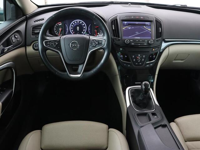 Opel INSIGNIA 1.4 Turbo Business Executive | Schuifdak | Leder | Trekhaak | Stoelverwarming | Xenon | Camera | Navigatie | Keyless | Comfortstoelen | Climate control | Dodehoek detectie