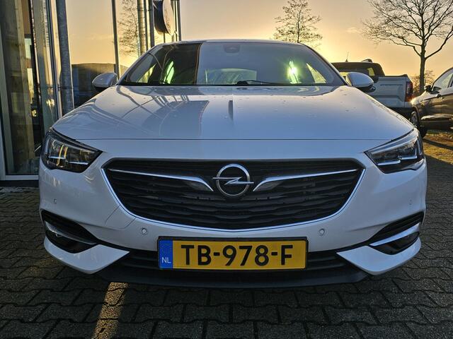 Opel INSIGNIA Grand Sport 1.5 Turbo Innovation Leder | Stuurwielverwarming | verwarmde stoelen v + a | afneembare trekhaak | Panoramadak | Zeer luxe uitvoering! Etc.