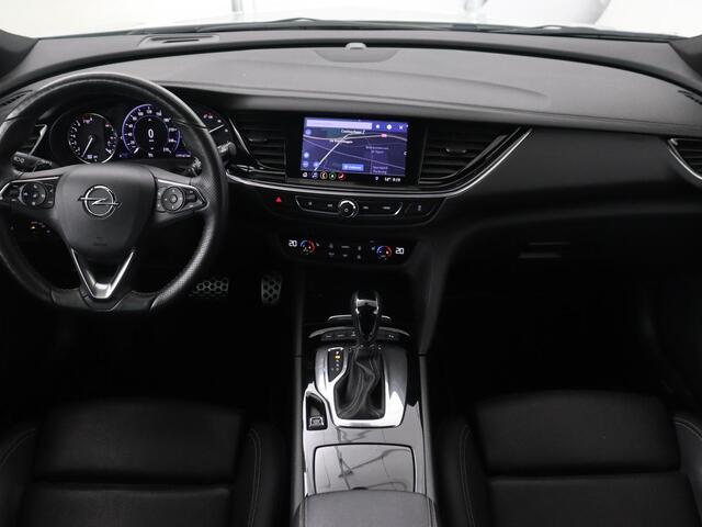 Opel INSIGNIA 1.6 Turbo Executive | OPC Line | Panoramadak | Leder | Trekhaak | Stoelverwarming | Camera | Carplay | Matrix LED | Stuurverwarming | Navigatie | Dodehoek detectie | Climate control
