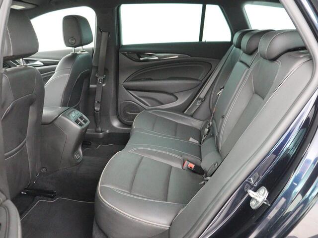 Opel INSIGNIA 1.5 Turbo Business Executive | OPC Line | Leder | Stoel & stuurverwarming | Marix LED | Trekhaak | Carplay | Camera | Comfortstoelen | Navigatie