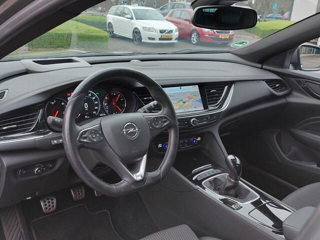 Opel INSIGNIA Sports Tourer 1.5 Turbo 165pk Business Executive Plus OPC-Pack | Navi | Apple Carplay | Clima | Cruise | Dodehoek+Rijstrook+Licht+Regenensor | Pdc V+A+Camera | Privacy Glass | 18''lm