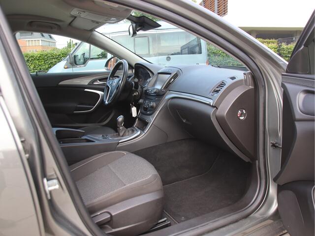 Opel INSIGNIA Sports Tourer 1.6 T Edition Carplay, Trekhaak, BLIS, Clima Aanbieding!!