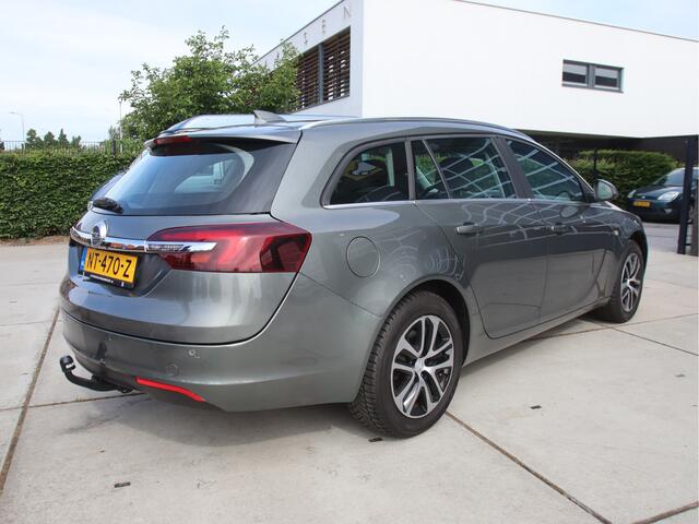 Opel INSIGNIA Sports Tourer 1.6 T Edition Carplay, Trekhaak, BLIS, Clima Aanbieding!!