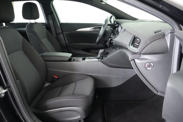 Opel INSIGNIA Sports Tourer 1.5 CDTI Business / LED / Aut / Navigatie / CarPlay