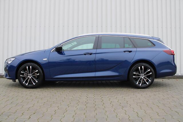 Opel INSIGNIA Sports Tourer 1.5 CDTI Ultimate | Incl. 12 maanden garantie | Cruise control | Climate control | Wegklapbare trekhaak | Apple CarPlay | Navigatie | Stuurverwarming | Leer/alcantara | Bose audio | Verkeersbord herkening |
